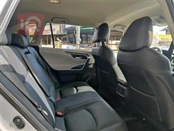 تۆیۆتا ڕاڤ 4